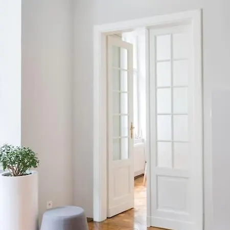 Lägenhet Center 110 M2 Spacious And Elegant *