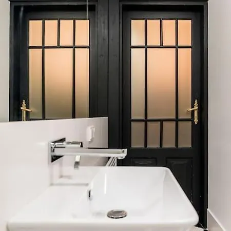 Center 110 M2 Spacious And Elegant Lägenhet *