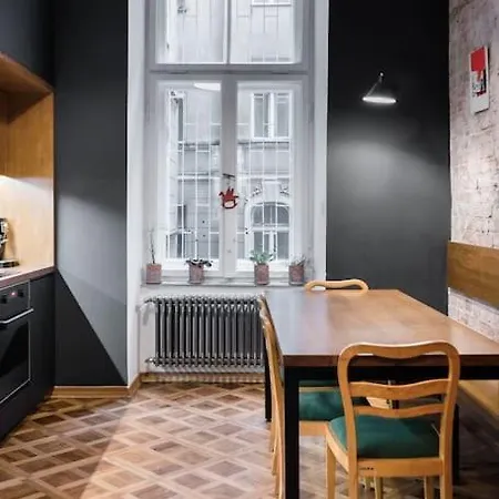 Center 110 M2 Spacious And Elegant *