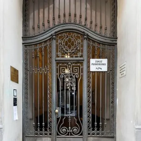 Center 110 M2 Spacious And Elegant