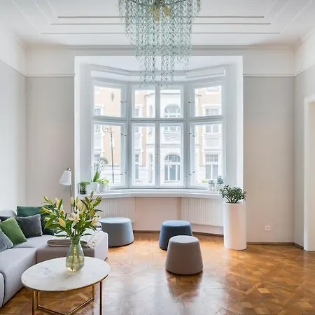 Center 110 M2 Spacious And Elegant Lägenhet *