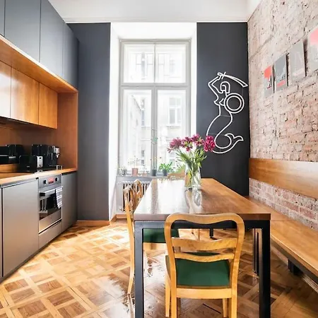 Center 110 M2 Spacious And Elegant