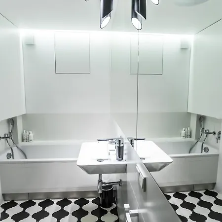 Center 110 M2 Spacious And Elegant Lägenhet *