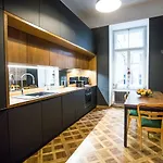Center 110 M2 Spacious And Elegant Lejlighed