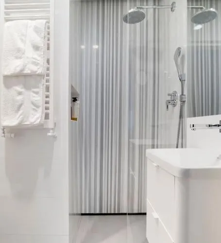 Center 110 M2 Spacious And Elegant *